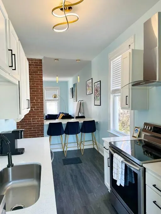 Brand New! Walk To All + 12 Mins To Derby! Louisville 0*,